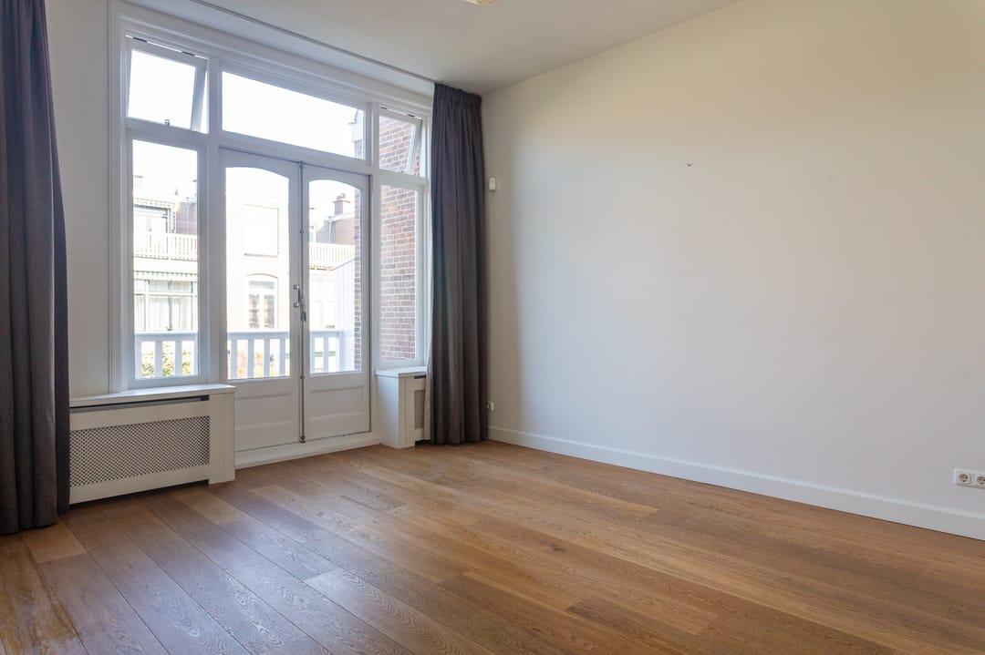 Photo 32 of Bentinckstraat 141