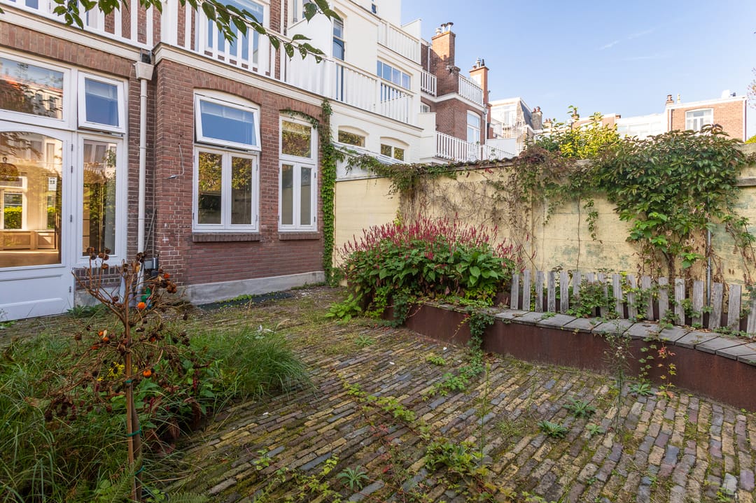 Photo 23 of Bentinckstraat 141