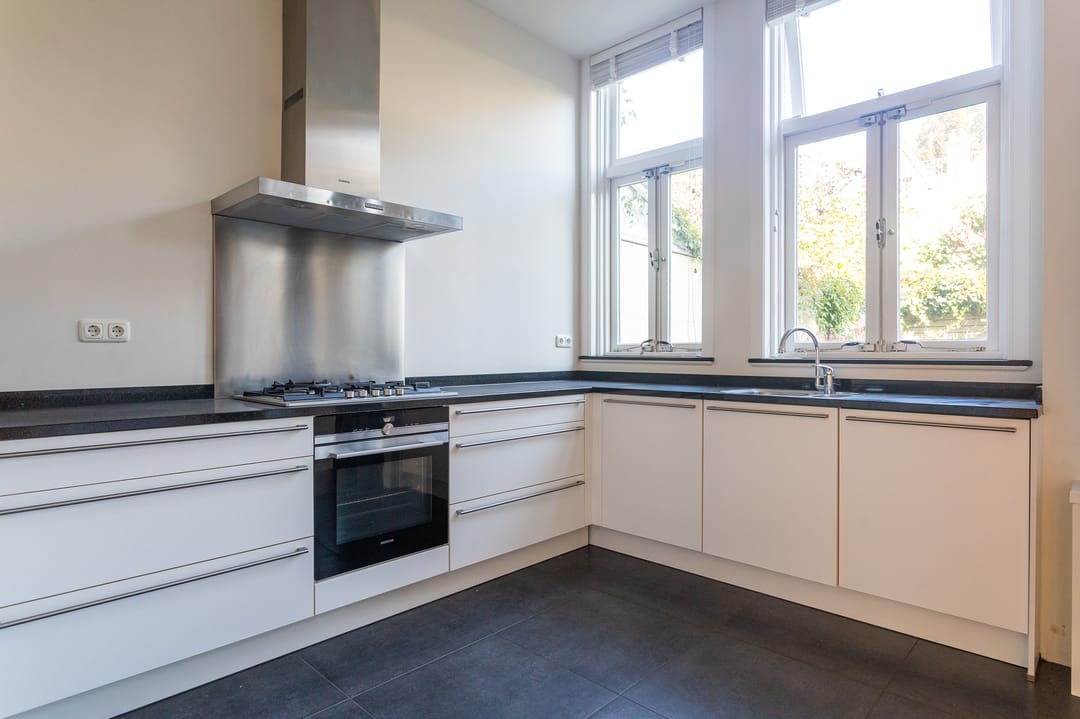 Photo 16 of Bentinckstraat 141