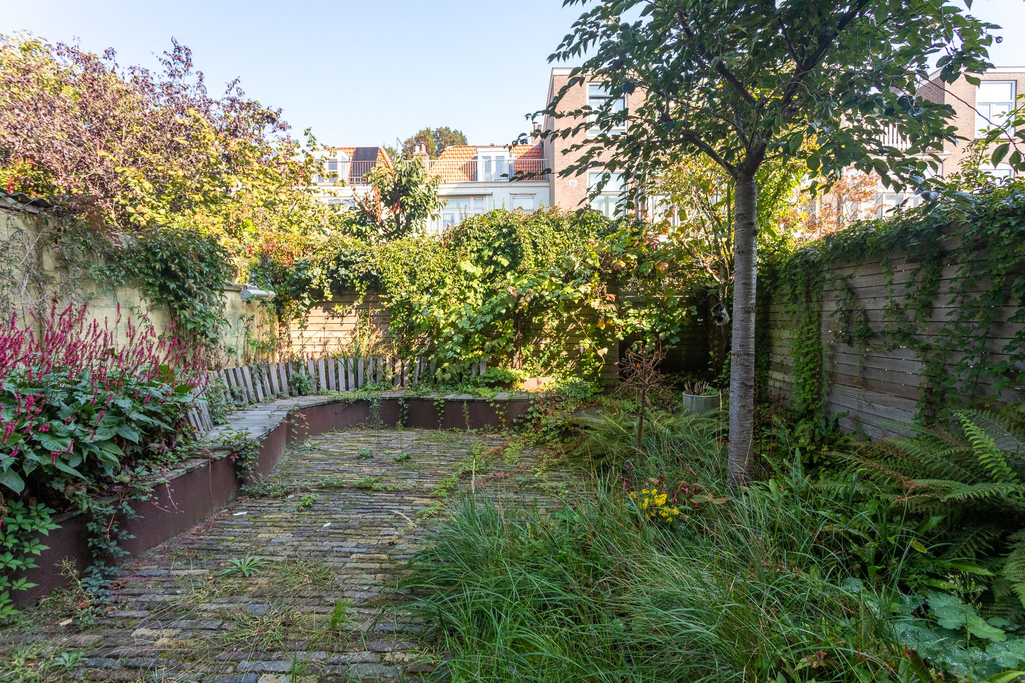 Photo 24 of Bentinckstraat 141