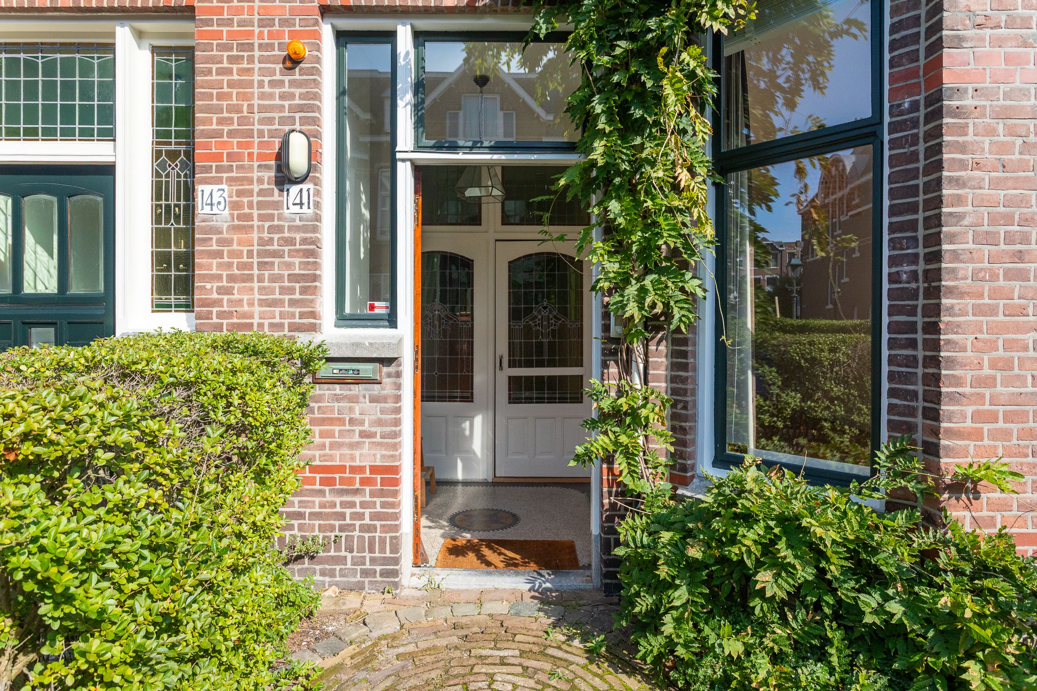 Photo 69 of Bentinckstraat 141