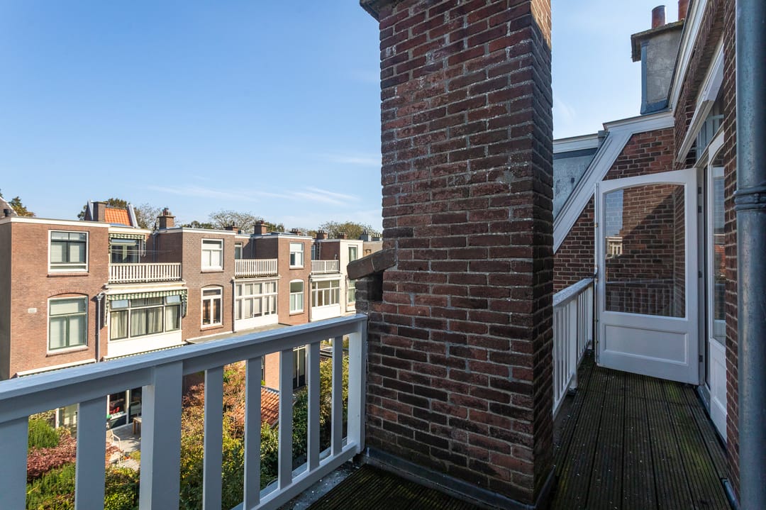 Photo 38 of Bentinckstraat 141