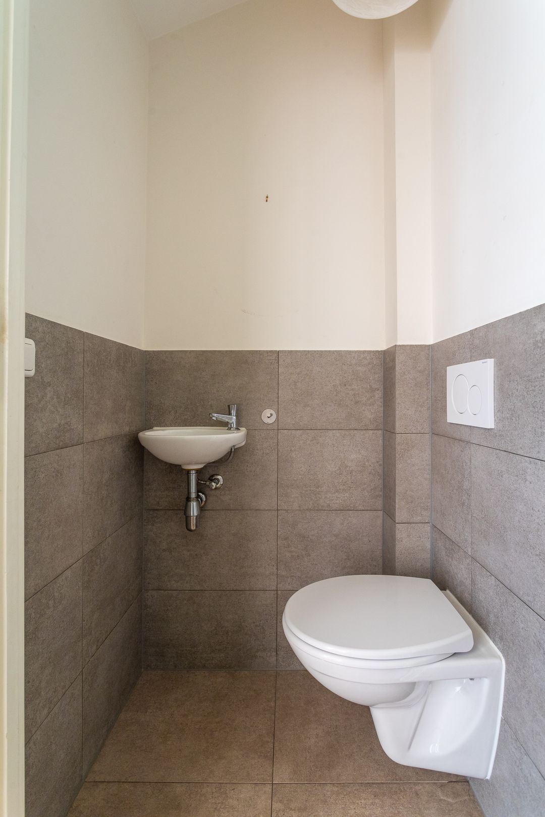 Photo 28 of Bentinckstraat 141
