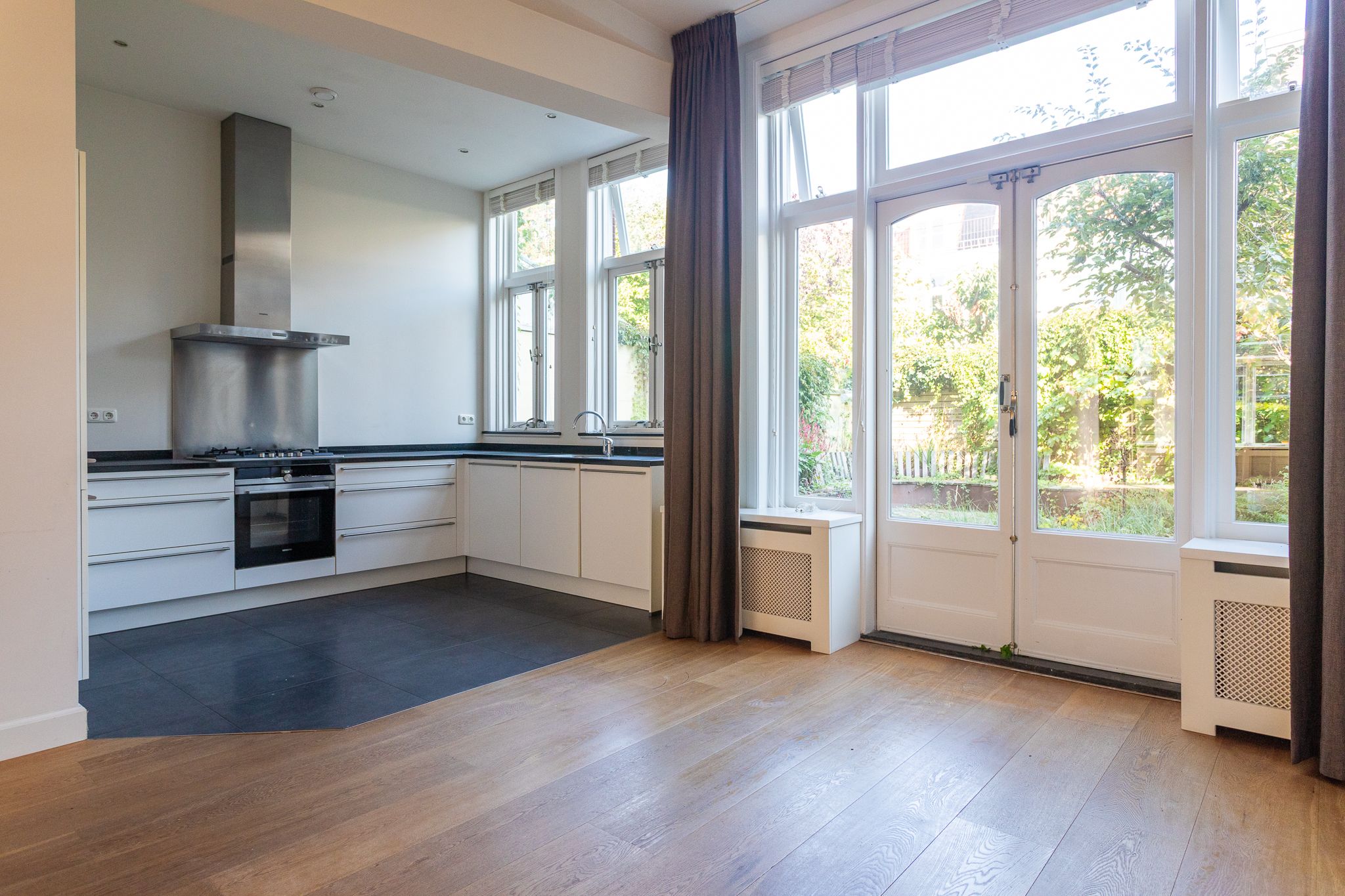 Photo 15 of Bentinckstraat 141