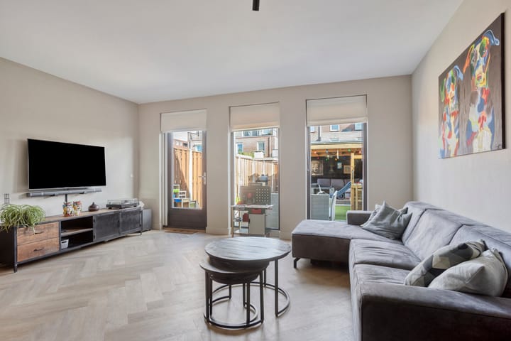 Tussenwoning te koop: Rode Kruislaan 18, Hellevoetsluis