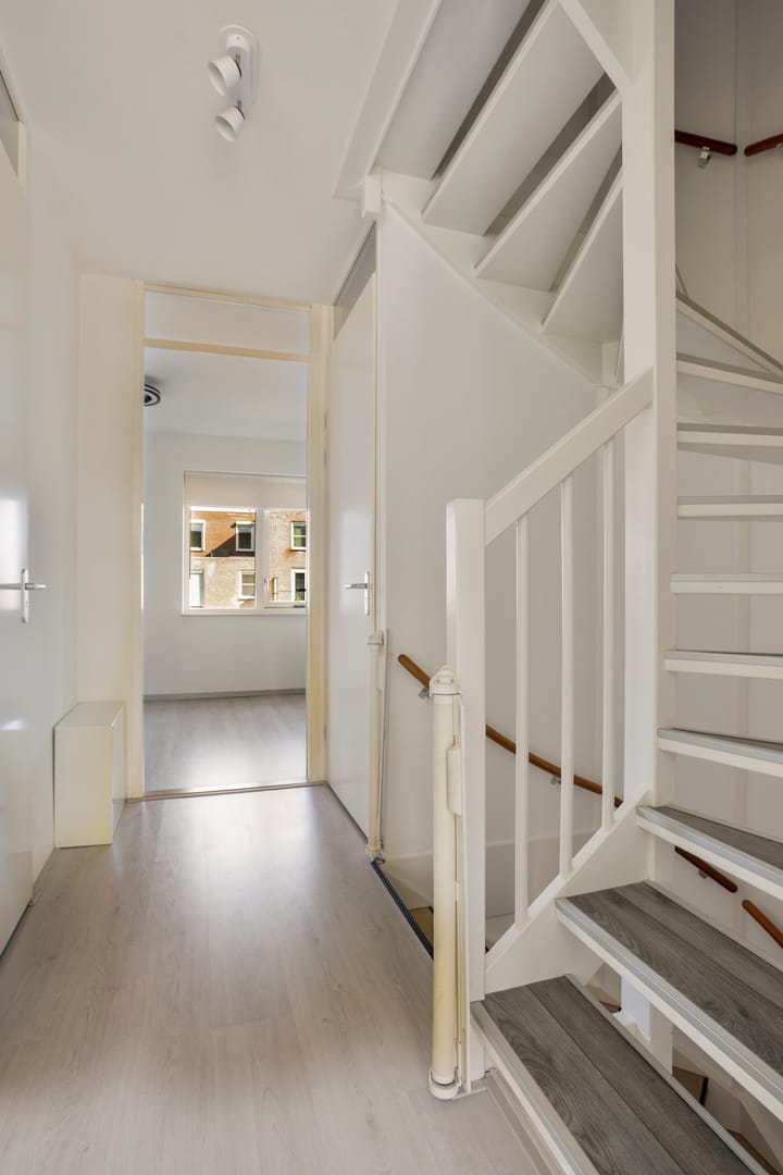 Tussenwoning te koop: Rode Kruislaan 18, Hellevoetsluis