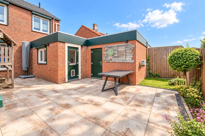 Tussenwoning te koop: Bergweg 13, Sint Odiliënberg