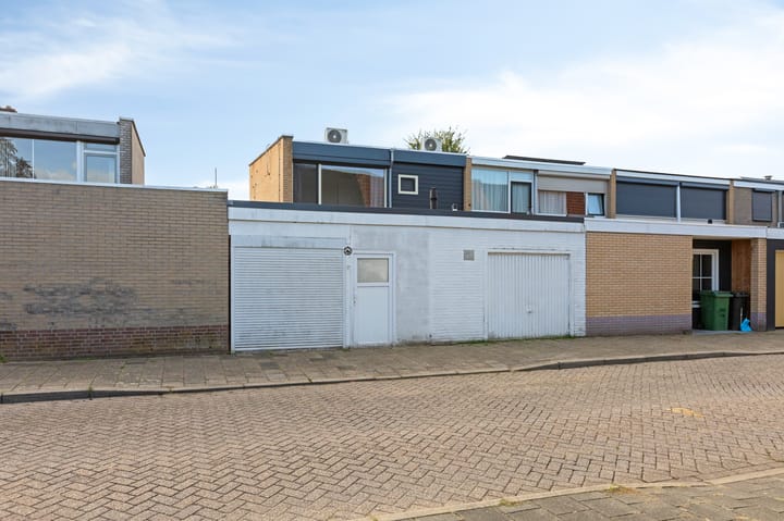 Tussenwoning te koop: Vorst Leopoldstraat 7, 'S-Heerenberg