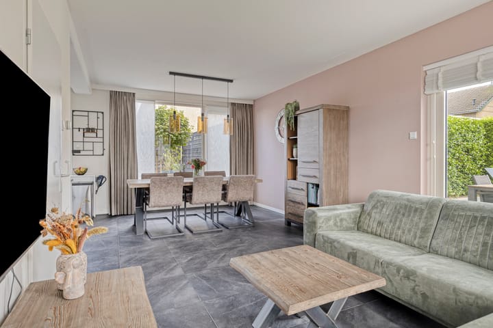 Tussenwoning te koop: Hofstade 48, Alphen (Nb)