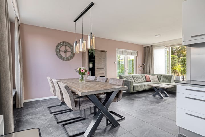 Tussenwoning te koop: Hofstade 48, Alphen (Nb)
