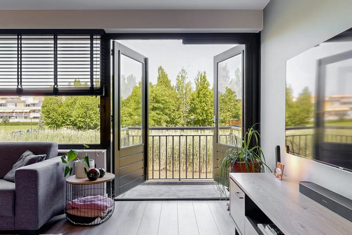 Tussenwoning te koop: Jules Vernehof 6, Woerden