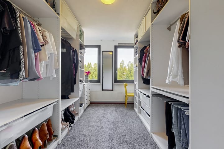 Tussenwoning te koop: Jules Vernehof 6, Woerden