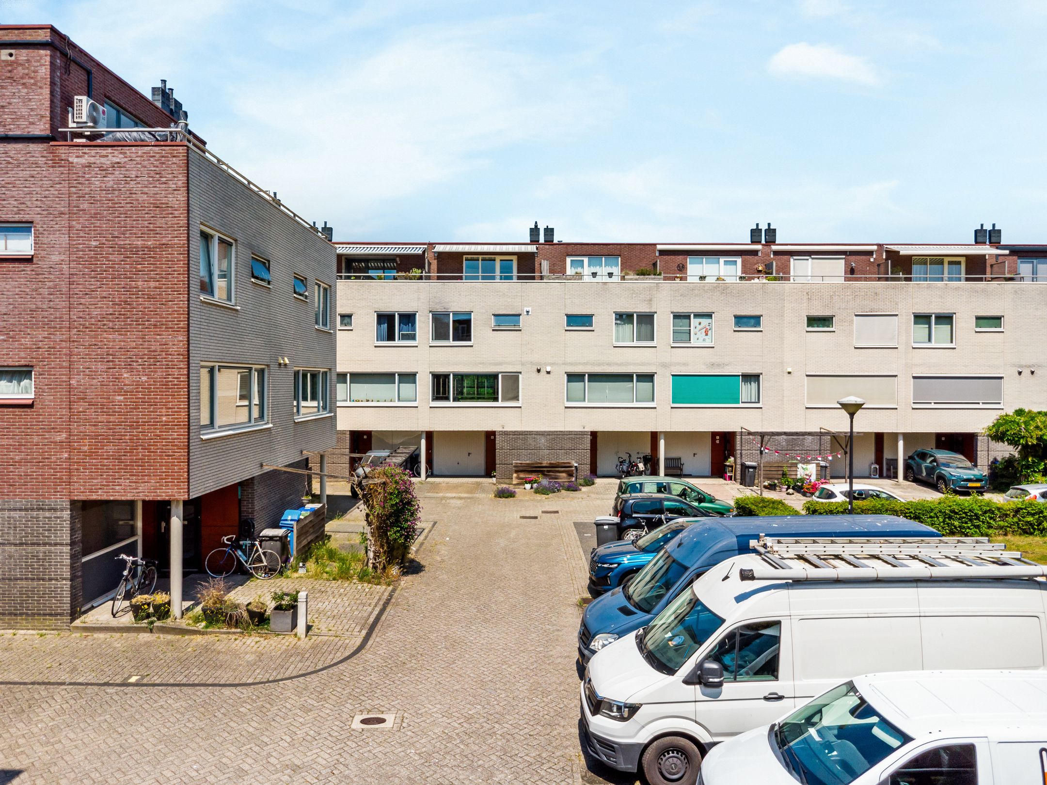 Photo 42 of Jules Vernehof 6