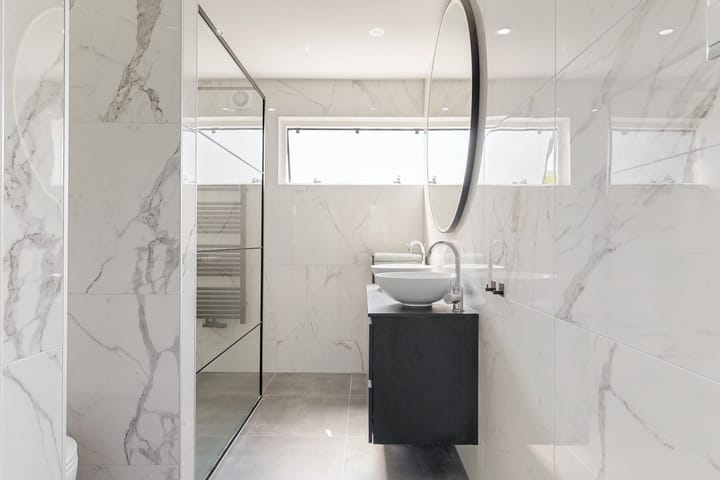 Tussenwoning te koop: Jules Vernehof 6, Woerden