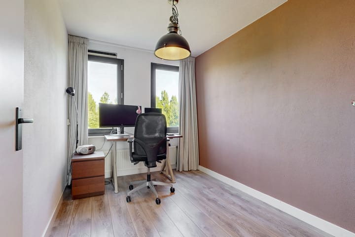 Tussenwoning te koop: Jules Vernehof 6, Woerden