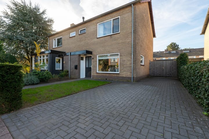 Twee-onder-één-kap te koop: Vondelstraat 30, Putten