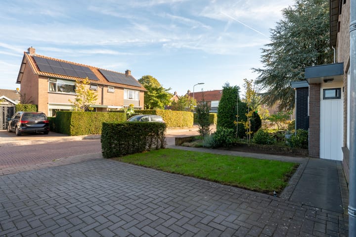 Twee-onder-één-kap te koop: Vondelstraat 30, Putten