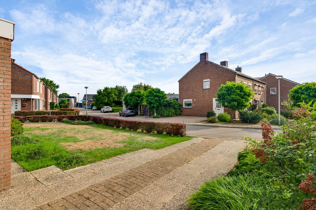 Photo 41 of Landweerstraat 1