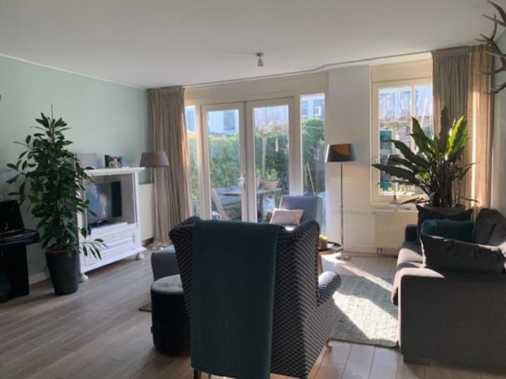 Tussenwoning te huur: Geuzenhof 5, Bussum