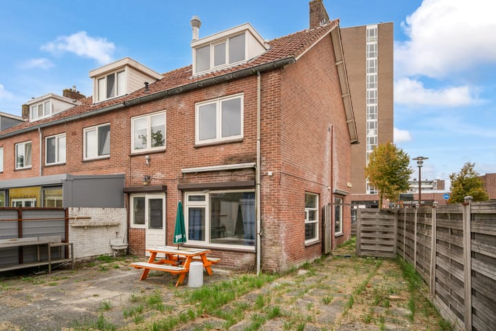 Hoekwoning te koop: Ouddiemerlaan 100, Diemen
