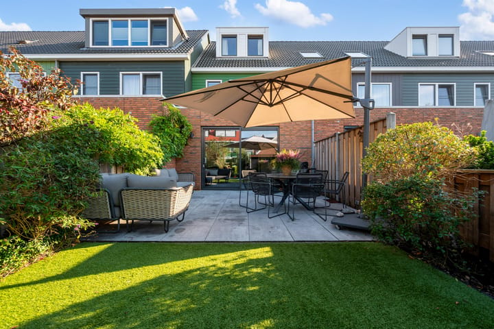 Tussenwoning te koop: Kersenhout 31, Zaandam