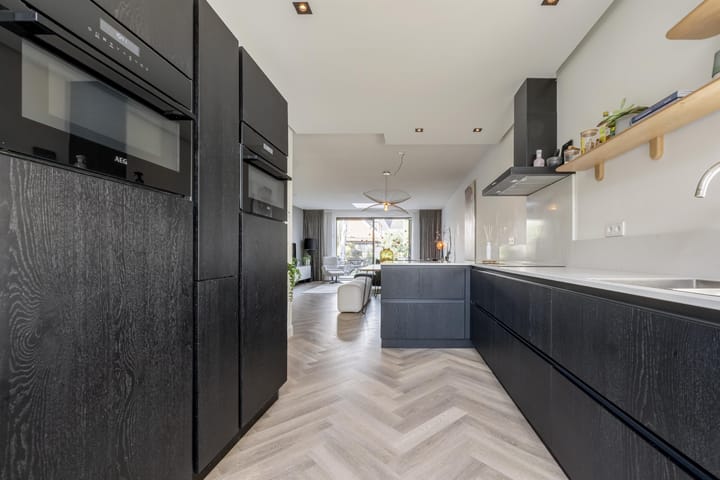 Tussenwoning te koop: Kersenhout 31, Zaandam