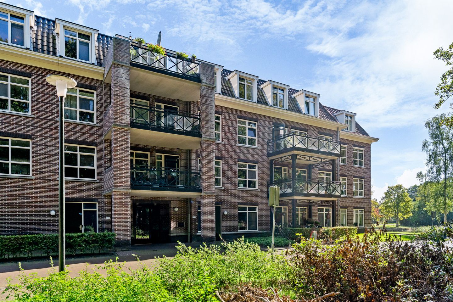 Photo 35 of Van Lyndenpark 22
