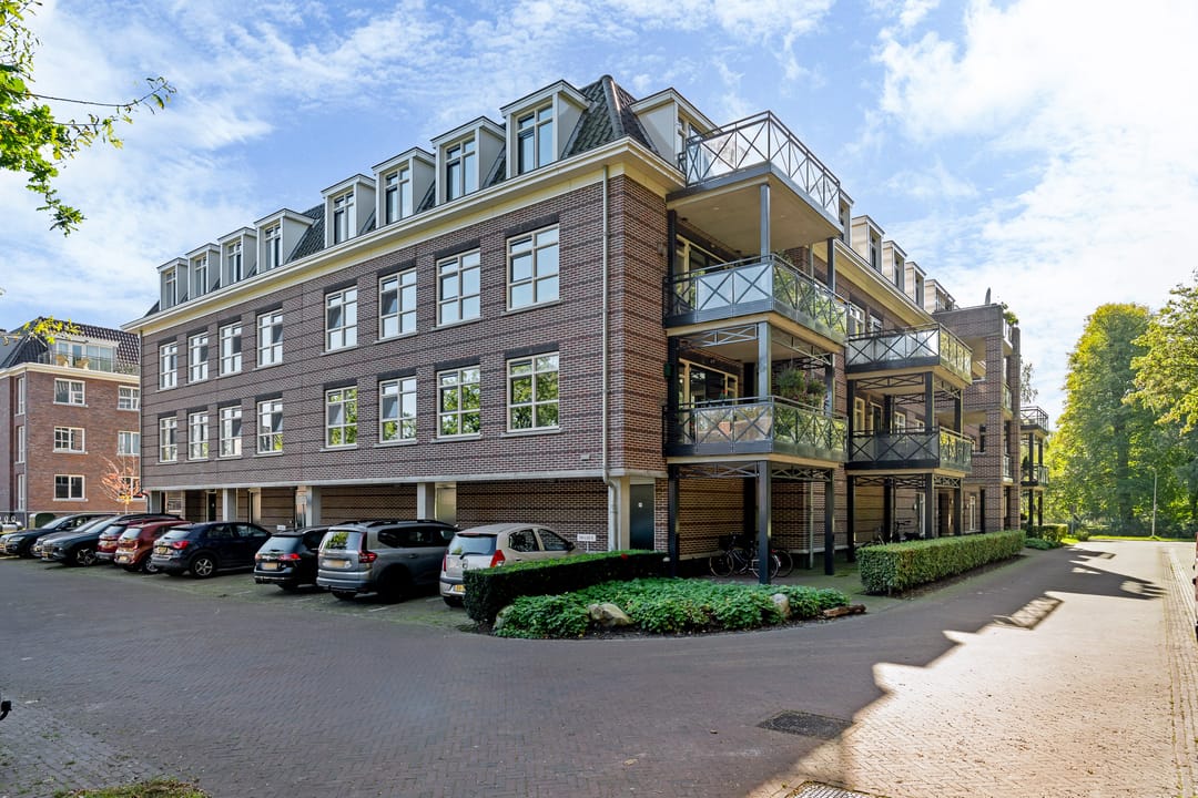Photo 38 of Van Lyndenpark 22