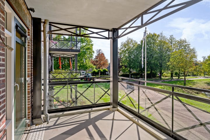 Photo 3 of Van Lyndenpark 22
