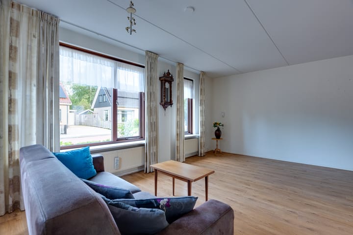 Twee-onder-één-kap te koop: Kompasstraat 14, Lutjegast