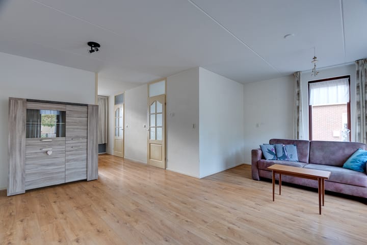 Twee-onder-één-kap te koop: Kompasstraat 14, Lutjegast