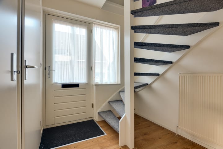 Twee-onder-één-kap te koop: Kompasstraat 14, Lutjegast