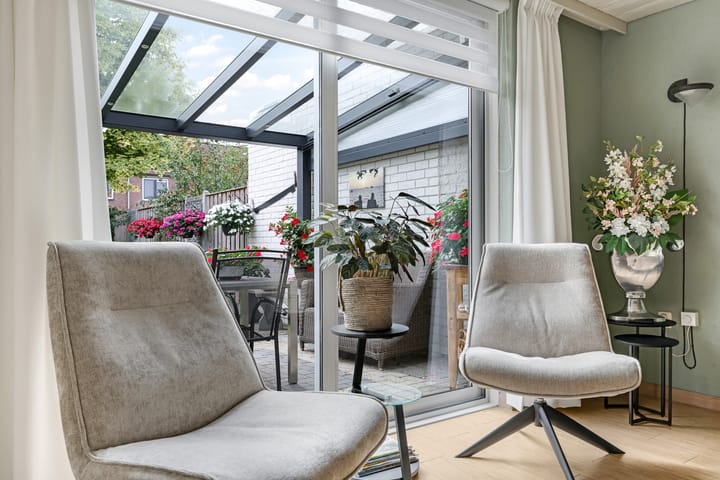 Tussenwoning te koop: Teresaplein 6, Zetten