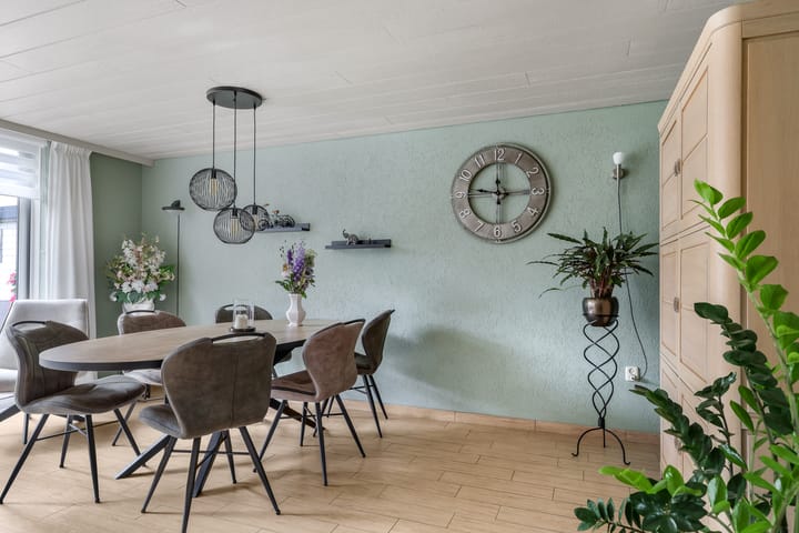Tussenwoning te koop: Teresaplein 6, Zetten