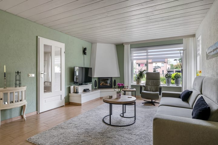 Tussenwoning te koop: Teresaplein 6, Zetten