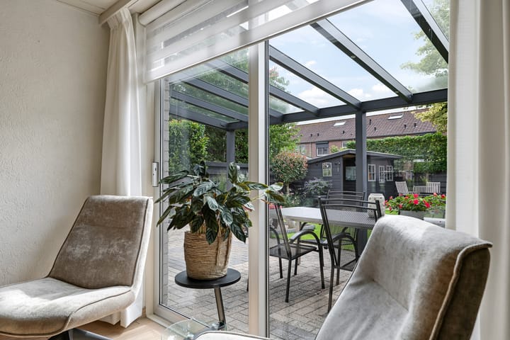 Tussenwoning te koop: Teresaplein 6, Zetten