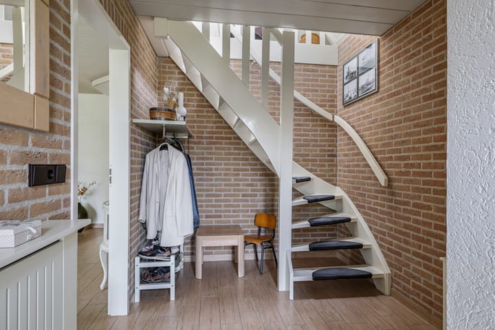 Tussenwoning te koop: Teresaplein 6, Zetten