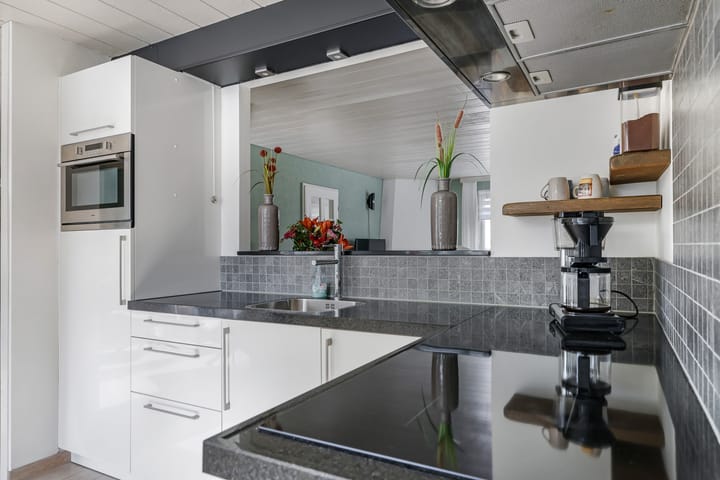 Tussenwoning te koop: Teresaplein 6, Zetten