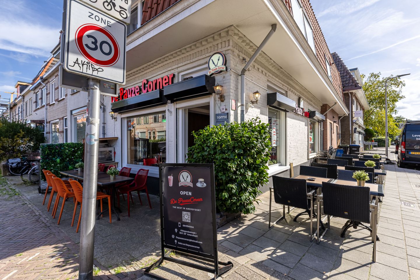 Bekijk foto 3 van Aldegondestraat 1