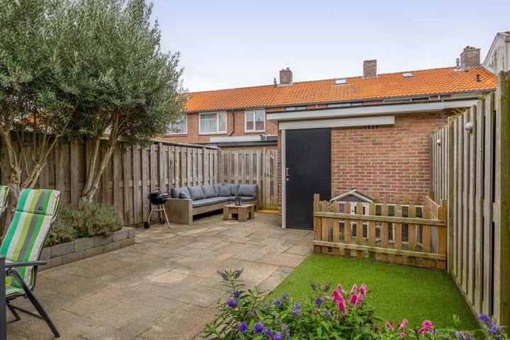 Tussenwoning te koop: Hazelaarstraat 23, Monster