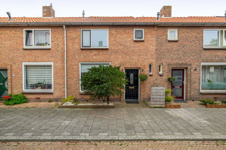 Tussenwoning te koop: Hazelaarstraat 23, Monster