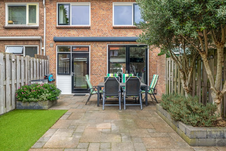 Tussenwoning te koop: Hazelaarstraat 23, Monster