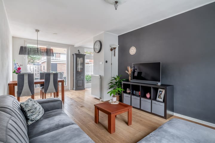 Tussenwoning te koop: Hazelaarstraat 23, Monster