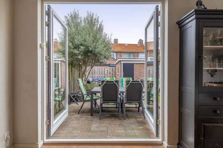 Tussenwoning te koop: Hazelaarstraat 23, Monster
