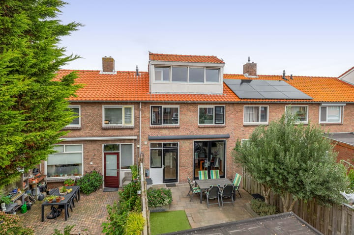 Tussenwoning te koop: Hazelaarstraat 23, Monster