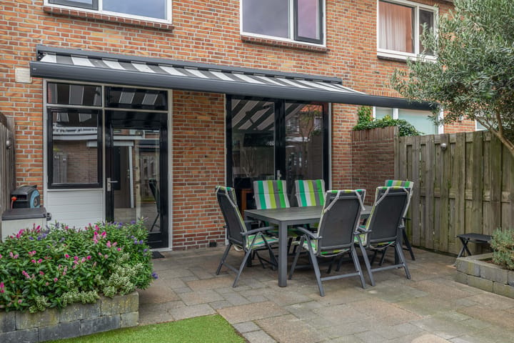 Tussenwoning te koop: Hazelaarstraat 23, Monster