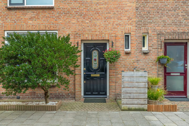Tussenwoning te koop: Hazelaarstraat 23, Monster
