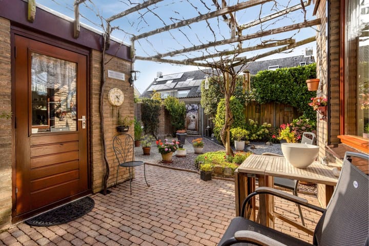 Tussenwoning te koop: Langehof 15, Ammerzoden