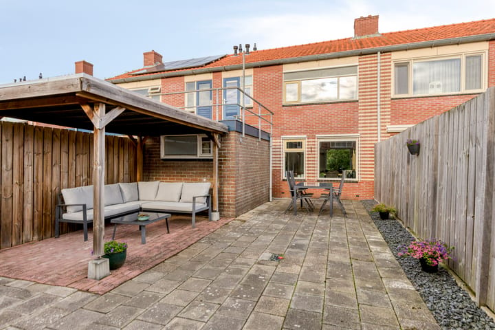 Tussenwoning te koop: Bachstraat 16, Wolvega