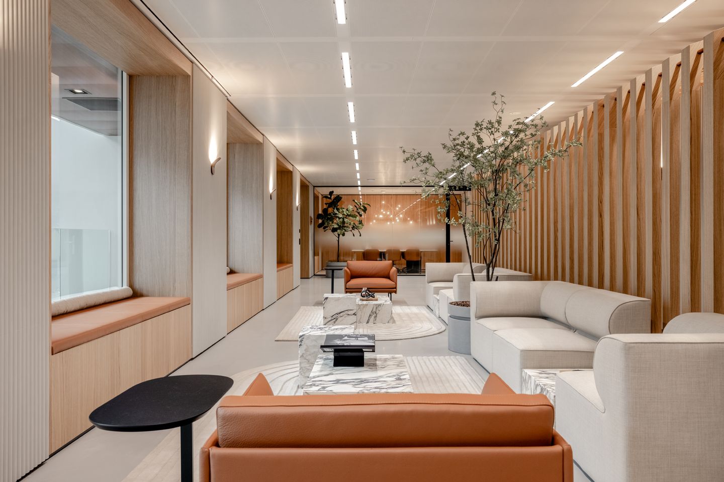 View photo 2 of Eduard van Beinumstraat 4-36